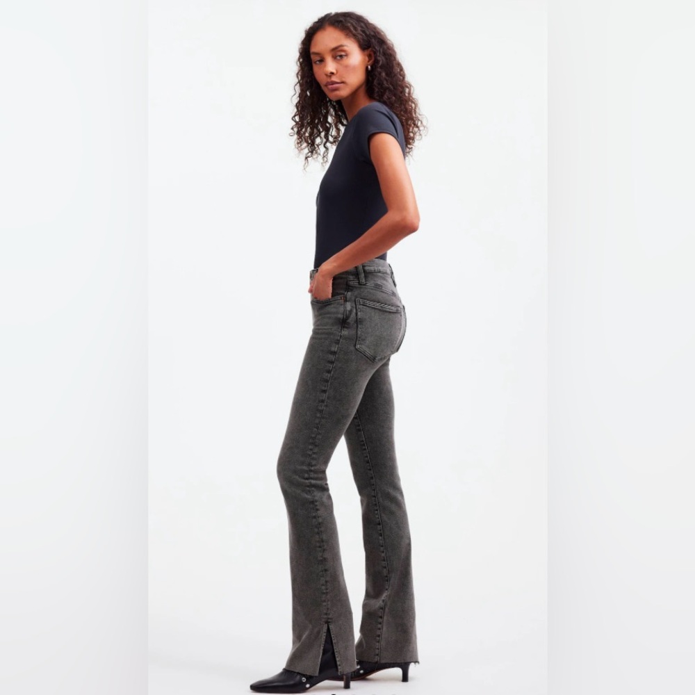 Brand New size 25 Madewell full length kick out this wash is SOLD OUT